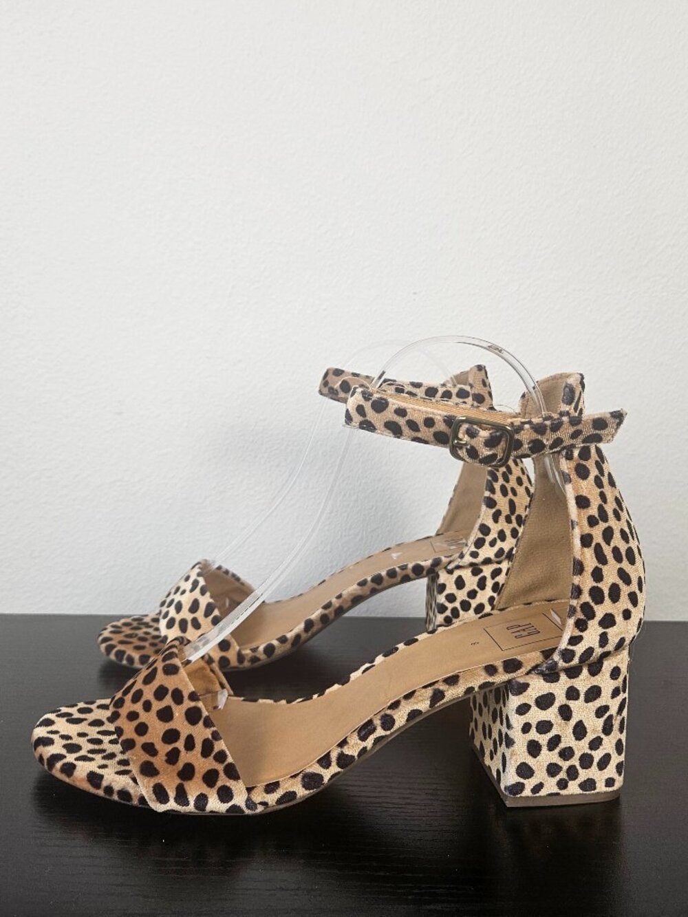 GAP Open Toe Cheetah Animal Print Block Heel Sandals Women's Size 8